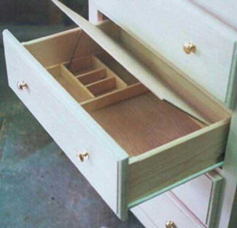 When you really need to hide things - Imgur Gömda Rum, Skjulte Rum, Secret Compartment Furniture, Concealment Furniture, False Bottom, Secret Hiding Places, Hidden Spaces, Hidden Compartments, Secret Storage