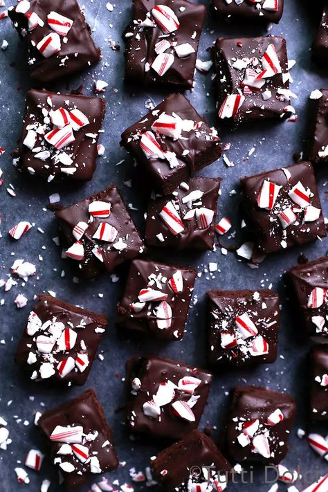 Peppermint Brownie Bites, Holiday Brownies, Peppermint Brownie, Peppermint Brownies, Blondie Brownies, Peppermint Cookies, Brownie Bites, Christmas Sweets, Fudgy Brownies