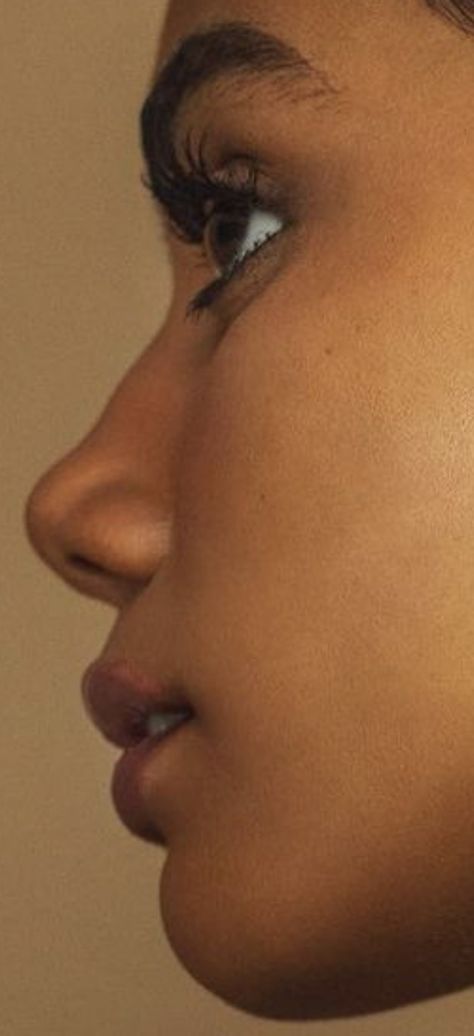 Woman With No Makeup, Noses With A Bump, Eye Looking To The Side, Straight Nose Aesthetic, Nose Bump Side Profile, Grecian Nose, Nubian Nose, Noses Reference, Bumpy Nose