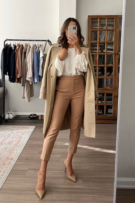 Camel Pants Outfit, Camel Outfit, Camel Pants, Look Office, Beige Pants, Pleated Sleeves, Stylish Work Outfits, Business Casual Outfits, Work Attire