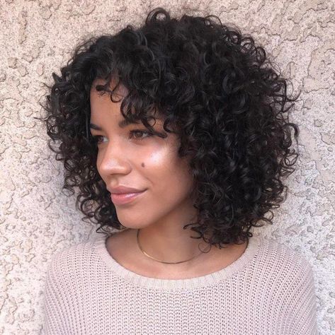 Medium Natural Layered Curly Hairstyle #curlyhairwithbangs Curly Angled Bobs, Lob Haircut Layered, Blonde Curly Bob, Blonde Balayage Bob, Bob Haircut Curly, Layered Curly Hair, Wavy Bob Hairstyles, Short Curly Bob, Naturally Curly Bob