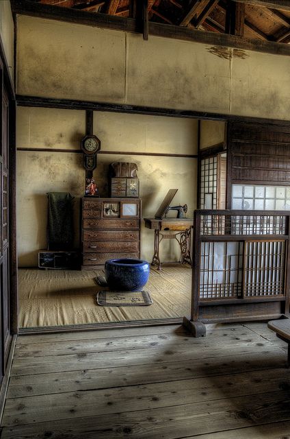 Japanese Old 1LDK | At "Nijushi-no-hitomi" Movie Village | akirat2011 | Flickr Old Japanese House, Japanese Traditional Architecture, Traditional Japanese Home, Beauty Of Japan, Japanese Houses, Japanese Buildings, Japanese Tea House, Traditional Japanese Architecture, Japanese Style House