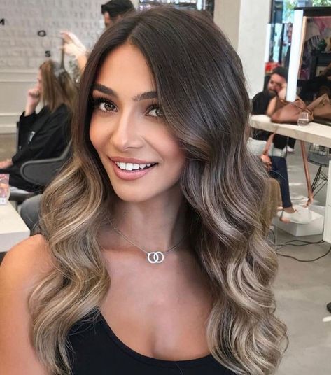 Bronde Balayage Hair, Brunette Bronde, Balage Hair, Ash Blonde Hair Balayage, Hair Color Asian, Brown Hair Looks, Bronde Balayage, Brunette Hair With Highlights, Brunette Color