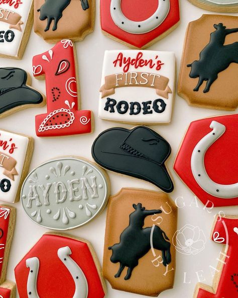 Leah Malvarose on Instagram: “Howdy cowboy 🖤 • • • #decoratedcookies #customcookies #cookiesofinstagram #sugarsbyleah #cowboycookies #rodeocookies” Cookie Cake Designs, Cowboy Cookies, Baby Cowboy, Icing Cookies, Fun Cookies, Royal Icing Cookies, Cookie Cake, Royal Icing, Cake Designs