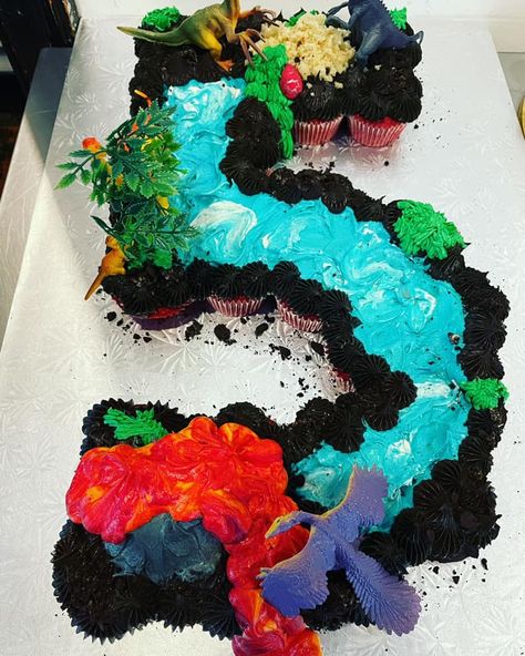 Cupcake Cakes Pull Apart Dinosaur, Jurassic Park Cupcake Cake, Pull Apart Cupcake Cake Dinosaur, Cupcake Cakes Dinosaur, Dino Cupcake Cake Pull Apart, Dinosaur Pull Apart Cupcakes, Dinosaur Cupcake Ideas, Dinosaur Cupcake Cake, Dino Cakes