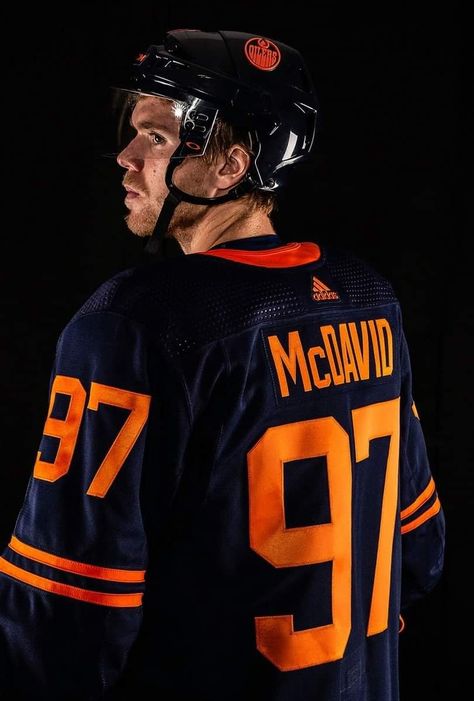 Connor Mcdavid Wallpaper, Conner Mcdavid, Hockey Drawing, Nhl Wallpaper, Hockey Decor, Edmonton Oilers Hockey, Oilers Hockey, Connor Mcdavid, Hot Rods Cars Muscle