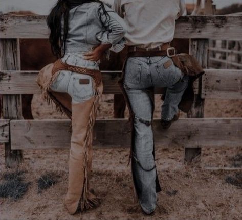 Western Romance Aesthetic, Summer And Rhett, Rodeo Couples, Chesnut Springs, Jb Mauney, Relationship Vibes, Western Photos, Bf Pics, Country Couple Pictures