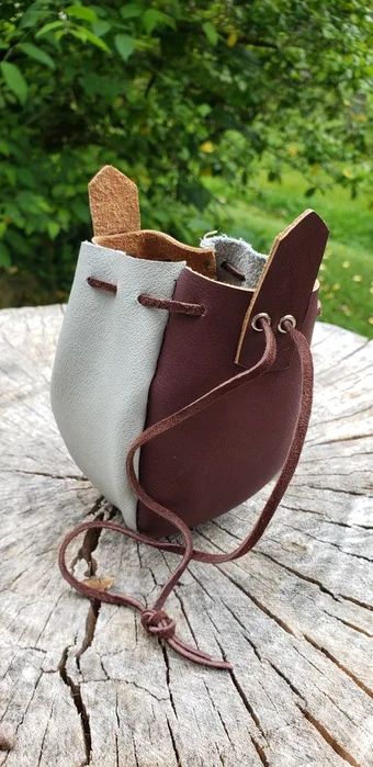 Poke - Draw String Pouch : 10 Steps (with Pictures) - Instructables Small Leather Diy Projects, Leather Pouch Pattern, Diy Leather Pouches, Belt Pouches, Small Leather Pouch, Leather Pouch Bag, Renn Faire, Leather Wallet Design, Diy Belts