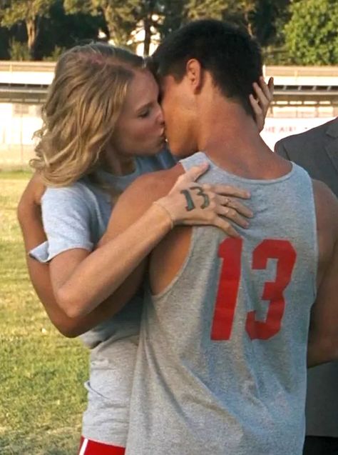 Taylor Swift and Taylor Lautner's Relationship: A Look Back Taylor Swift And Taylor Lautner, Young Taylor Swift, Baby Taylor, Relationship Timeline, Relationship Posts, Boy Celebrities, All About Taylor Swift, Taylor Lautner, Mtv Videos