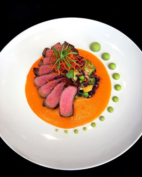 Carrot Sauce, Duck Breast Recipe, Food Presentation Plates, Forbidden Rice, Gourmet Food Plating, Bistro Food, Soul Food Dinner, Fine Dining Recipes, Luxury Food