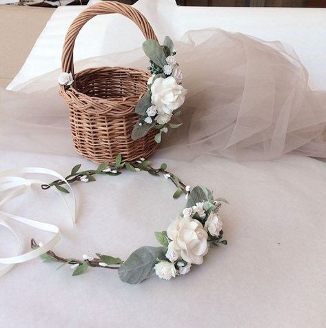 Twig Basket, Rustic Basket, Ideas For Weddings, Rustic Baskets, Wedding Flower Girl Basket, White Baskets, Flower Girl Baskets, Sage Green Wedding, Small Basket