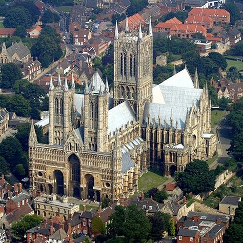 Lincoln Cathedral from the air English Cathedrals, Lincoln England, Lincoln Cathedral, Castle Background, Church Inspiration, Architecture Collection, Architecture Life, Cathedral Architecture, Religious Architecture