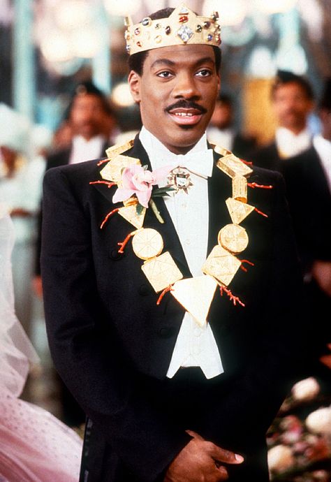 Eddie Murphy as 'Prince Akeem' in John Landis' Coming to America (1988) Coming To America Costume, Coming To America Movie, America Theme, Coming To America, Native American Images, Then Vs Now, African Royalty, Eddie Murphy, Nova York