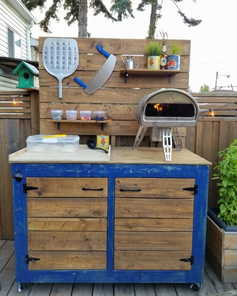 Gozney on Instagram: “Our first weekly winner of #GozneyGardenGoals is…. @mycovidpizzafix 👏🏼👏🏼 We love this DIY set up by Marco who says “Last year when I…” Pizza Oven Station, Portable Pizza Oven, Portable Oven, Wood Fired Cooking, Stone Oven, Bbq Table, Diy Pizza, Pizza Making, Outdoor Kitchen Ideas