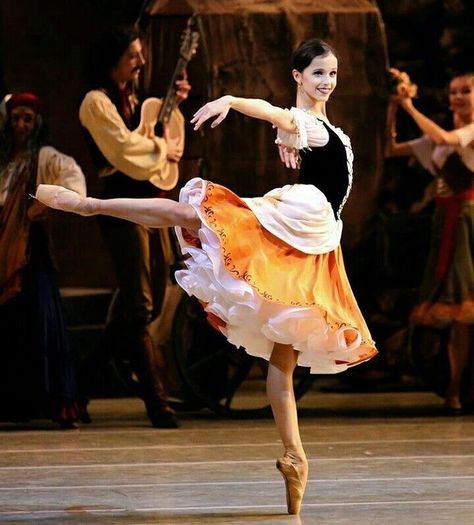 Famous Ballet Dancers, Maria Khoreva, Ballet Variations, Ballerina Aesthetic, Mariinsky Ballet, Beginner Ballet, Romantic Tutu, Ballet Practice, Famous Dancers