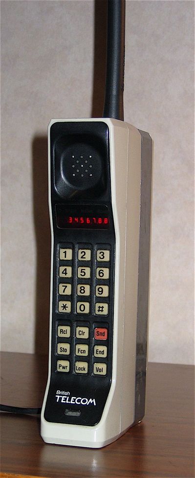 23. 1978- Researchers begin testing the new cellular phone system, constructed by leading competitor in the telephone industry AT&T and Bell Labs. At first, cellular phones only covered small areas of service. The cellular phone becomes commercially available in 1982, and by late 80s commercial services were widely available and gaining popularity in media. Although bulky and not the most attractive design, the cellular phone was practical and portable. Motorola Phone, Boost Mobile, Old Phone, Cellular Phone, Modems, Telephones, Cell Phone Holder, Old Style, New Phones