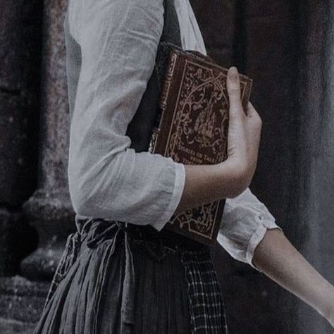 Italian Princess Aesthetic, Raina Core, Alina Core, Bridgerton Aesthetic, Royal Core, Medieval Aesthetic, Artful Dodger, Enola Holmes, Princess Aesthetic