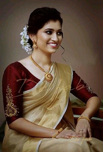 Kerala Saree Blouse, Kerala Saree Blouse Designs, Gold Saree, Designer Sari, Cotton Saree Blouse, Pattu Saree Blouse Designs, Wedding Saree Blouse, Blouse Designer, Saree Blouse Neck Designs