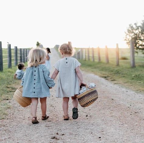 FASHION, WHIMSY, BEAUTY, INTERIOR, TRAVEL, FOOD, QUOTES, GARDEN & LOVE. Foto Baby, Dirt Road, Family Photo Outfits, Photo Outfit, Hippie Outfits, Fashion Kids, Future Kids, Future Baby, Childrens Fashion