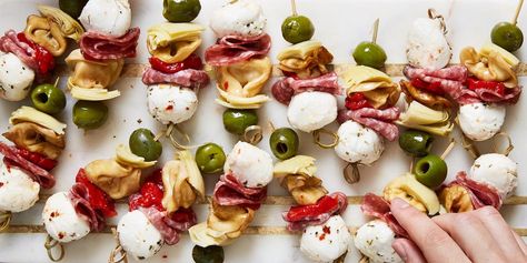 Antipasto Bites Are Like Charcuterie & Pasta Salad All In One Tapas Recipes Easy, Baby Shower Appetizers, Classic Bruschetta, Shower Appetizers, Cheesy Tortellini, Last Minute Appetizer, Antipasto Skewers, Tapas Recipes, Olive Relish