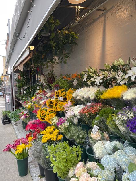 nyc flower shop Flower Shop New York, New York Flower Shop, Nyc Flower Shop, Nyc Flowers, New York Flower, Ballet Teacher, New York Life, Gorgeous Flowers, Nyc Shopping