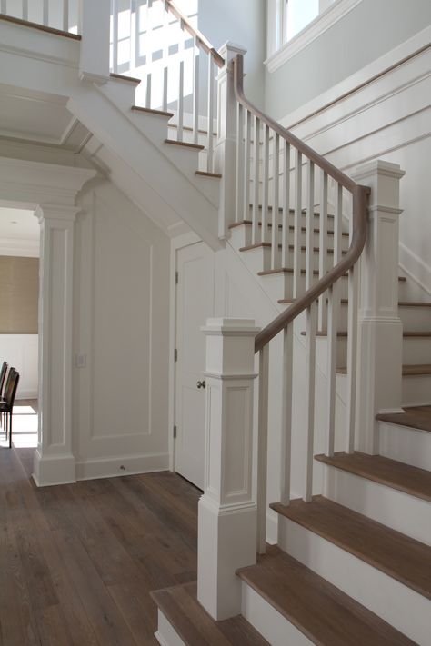 European Farmhouse Staircase, Hallway Molding, White Oak Staircase, Banisters And Railings, Cottage Stairs, White Staircase, Stair Banister, Staircase Design Modern, Staircase Railing Design