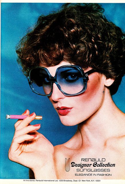 Ignore the cigarette...THOSE SUNGLASSES! Eyewear Ad, 70s Sunglasses, High Fashion Accessories, Aviator Sunglasses Mens, Wearing Sunglasses, Oversize Fashion, 1970s Fashion, Vintage Eyewear, Stylish Sunglasses