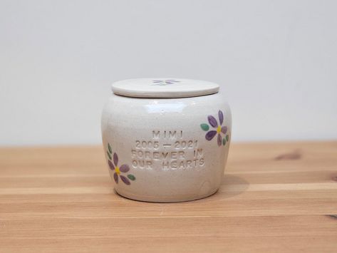 This Pet Urns item by GarlicPottery has 8 favorites from Etsy shoppers. Ships from United Kingdom. Listed on 03 Jul, 2024 Pet Urns For Cats, Flower Urn, Dog Urns, Custom Urns, Pet Urn, Pet Ashes, Pet Urns, Big Dog, Cute Patterns Wallpaper