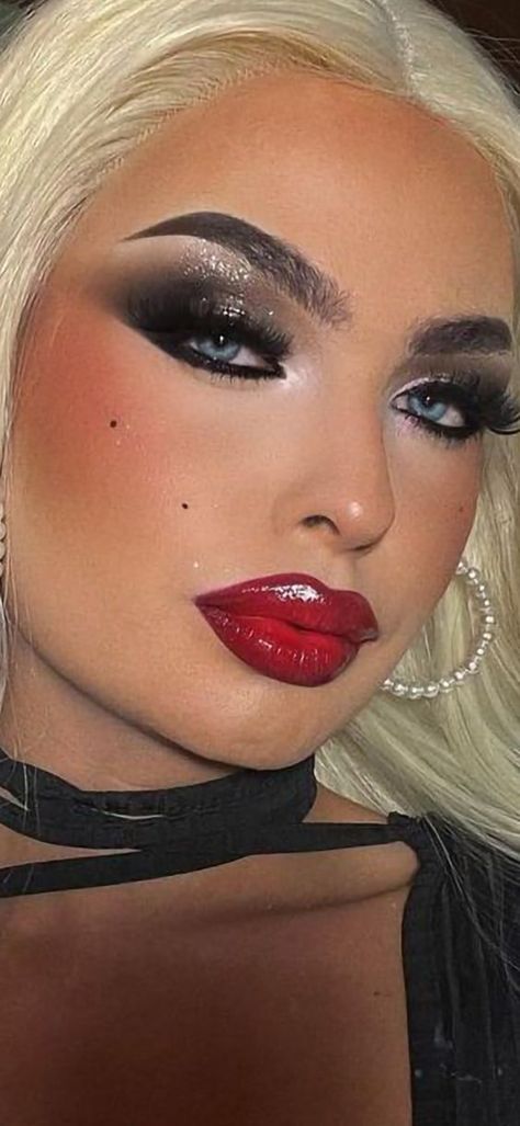 Bold Lip Makeup Looks, Hot Makeup Looks, Burlesque Makeup, Bold Lipstick Makeup, Thick Makeup, Men Wearing Makeup, Wedding Maroon, Bold Lip Makeup, Seductive Makeup