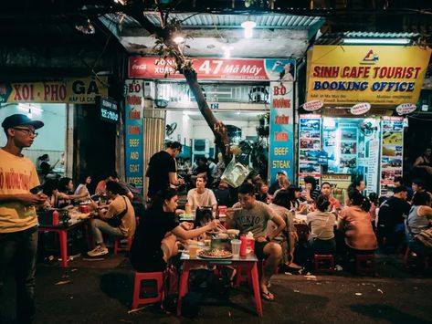 Food Trip, Street Food Restaurant, Food Street Design, Viet Street Food, Vietnam Market, Vietnamese Food, Vietnam Cafe, Modern Vietnamese Restaurant, Vietnam Street Food Photography