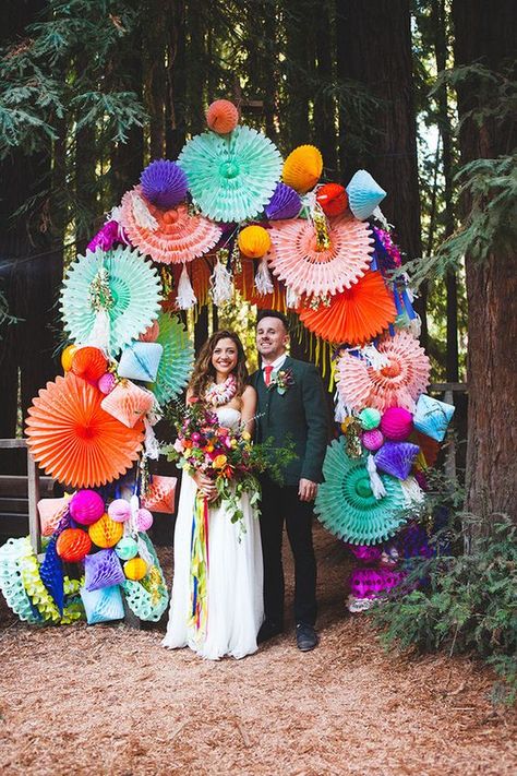 colorful paper fiesta wedding arch / http://www.himisspuff.com/colorful-mexican-festive-wedding-ideas/4/ Rustic Wedding Decorations, Wedding Ceremony Ideas, Fiesta Wedding, Woodsy Wedding, Festive Wedding, Paper Fan, Boda Mexicana, Wedding Ceremony Backdrop, Rainbow Wedding