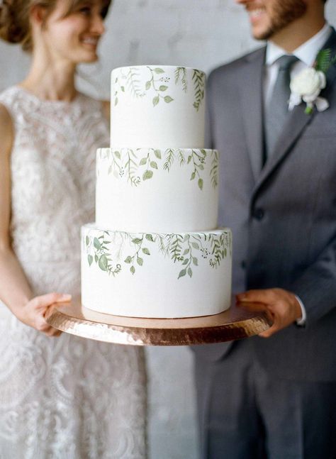 Wedding Hand Painted Wedding Cake, Painted Wedding Cake, Green Wedding Cake, Hand Painted Wedding, Simple Wedding Cake, Cake Trends, Wedding Cakes Vintage, Elegant Wedding Cakes, Painted Cakes