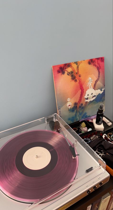 Kanye Vinyl, Rap Vinyl, Ips Wallpapers, Kids See Ghosts, Vinyl Aesthetic, Gay Fish, Vinyl Player, Good Raps, Music Spotify