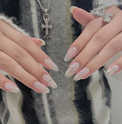 Silver Nails With Cross, Long Almond Nails Silver, Silver Pointy Nails, Silver French Tip Nails Stilleto, Silver Stilettos Nails, Silver Nail Polish, Prom Nails Silver, Silver Nail Designs, White Glitter Nails