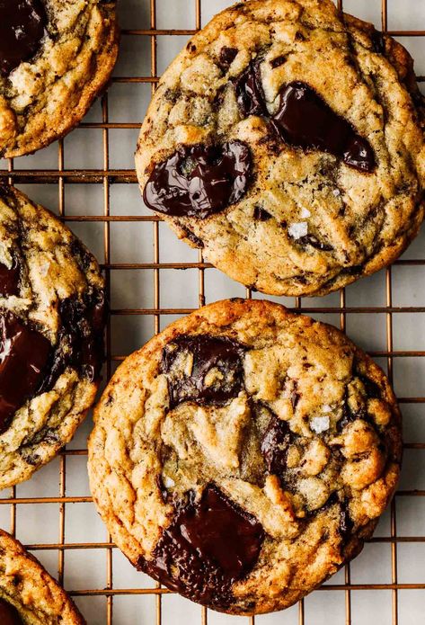 Chewy Gooey Sourdough Chocolate Chip Cookies • Heartbeet Kitchen Sourdough Discard Chocolate Chip Cookies, Discard Chocolate Chip Cookies, Heartbeet Kitchen, Sourdough Chocolate Chip Cookies, Sourdough Cookies, Recipe Using Sourdough Starter, Salted Chocolate Chip Cookies, Spicy Chocolate, Discard Recipes