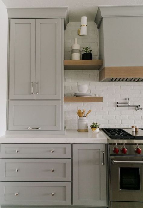 Farm Kitchen Ideas, Серая Кухня, Brick Backsplash, Gray Cabinets, Gray Kitchen, New Kitchen Cabinets, Classic Kitchen, Kitchen Farmhouse, Grey Kitchens