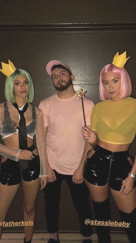 funny halloween costumes for friends fairly odd parents Cosmo And Wanda Costume, Cartoon Halloween Costumes, Meme Costume, Halloween Costumes To Make, Bff Halloween Costumes, Best Friend Halloween Costumes, Halloween Costumes College Girls, Fairly Odd Parents, Couple Costumes