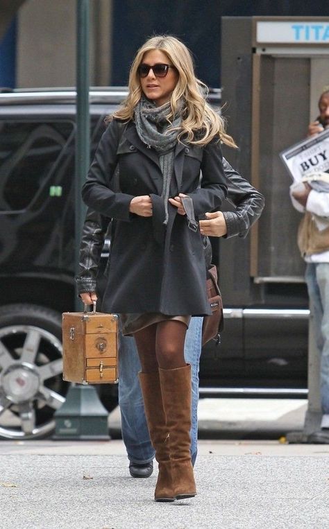 Jennifer Aniston Street Style, Jennifer Anniston Style, Jeggings Outfit, Jennifer Aniston Style, Jenifer Aniston, Jen Aniston, Style Essentials, Brown Knee High Boots, Just Jared