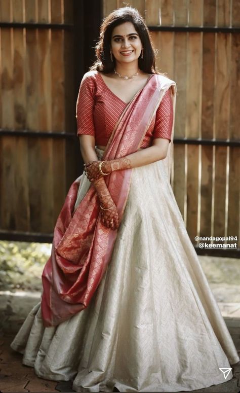 Traditional Lehenga Designs Kerala, Dress Outfits Party Wedding, Bride To Be Dress Ideas Kerala, Traditional Davani Dress, Engagement Davani Dress, Reception Dress Indian For Sister Simple, Engagement Dress Ideas Kerala, Half Saree Designs For Onam, Dhavani For Wedding