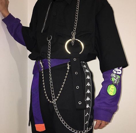 Chain Outfit Aesthetic, Purple Grunge Outfits, Eboy Outfit, Grunge Outfits Men, Chain Outfit, Purple Goth, Rock Star Outfit, Grunge Fits, Vocaloid Cosplay