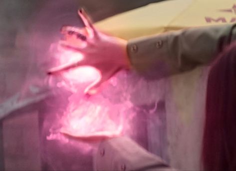 Wanda Maximoff Pink Powers, Wanda Powers Pink, Pink Scarlet Witch, Pink Magic Powers, Pink Powers, Power Visuals, Spn Dr, Romani Wanda, Dr Aesthetic