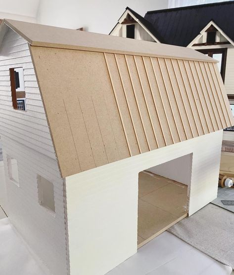 Diy Dollhouse Metal Roof, Doll House Roof Diy, Dollhouse Roofing Ideas, Diy Metal Roof, Dollhouse Roof, White Doll House, Sheet Metal Roofing, Zinc Roof, Mini Decor