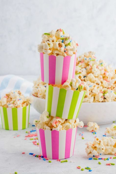 Funfetti Popcorn Recipes, Funfetti Popcorn, Marshmallow Desserts, Diy Popcorn, Healthy Bedtime Snacks, How To Make Marshmallows, Marshmallow Frosting, Fairy Bread, Healthy Protein Snacks