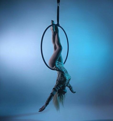 Aerial Hoop Moves, Lyra Aerial, Aerial Hoop Lyra, Circus Aesthetic, Aerial Fitness, Hoop Dance, Aerial Acrobatics, Aerial Dance, Aerial Arts