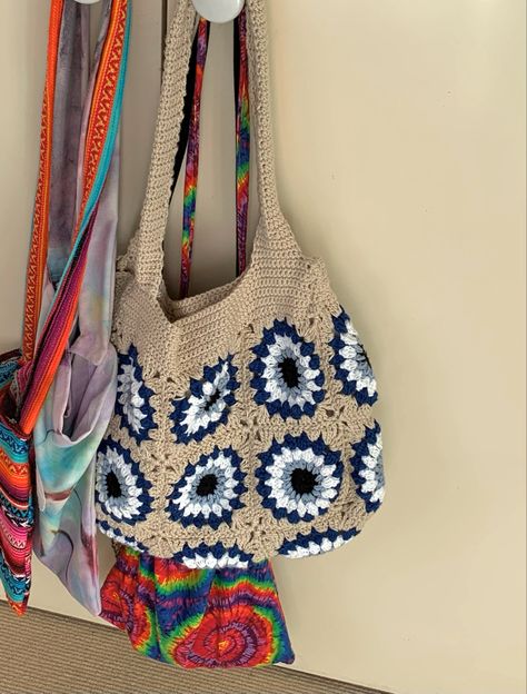 Indie Bag, Aesthetic Spiritual, Crochet Best, Fashion Tiktok, Hippie Crochet, Hippie Aesthetic, Aesthetic Bags, Crochet Business, Hippie Bags