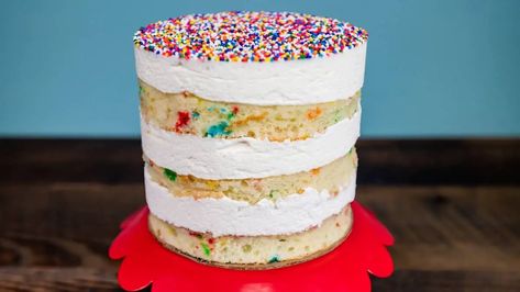 When it comes to birthday cakes, Funfetti reigns superior. It is festive and delicious, making it the perfect cake for celebrations. This sensational Funfetti cake recipe from a box is an easy and tasty dessert the whole family will love. Milk Bar Cake, Milk Bar Birthday Cake, Strawberry Lemon Cake, Cake Bar, Order Cakes Online, Gooey Butter Cake, Bar Food, Cafe Ideas, Order Cake