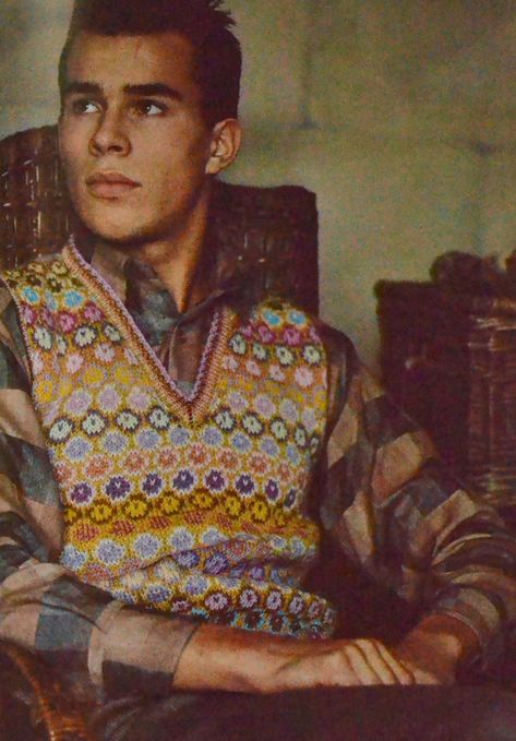 Kaffe Fassett Floating Circles V-Neck Sweater Vintage Knitting Pattern
#vintage #1980s #vintageknitting #vintageknittingpattern #colourwork #knittingpattern #knitting #80s Tunic Knitting Patterns, Knitwear Inspiration, Sweater Knitting Pattern, Vintage Shawls, Fashion Crochet, Vintage Pullovers, T Shirt Picture, Shawl Knitting Patterns, Vintage Knitting Patterns