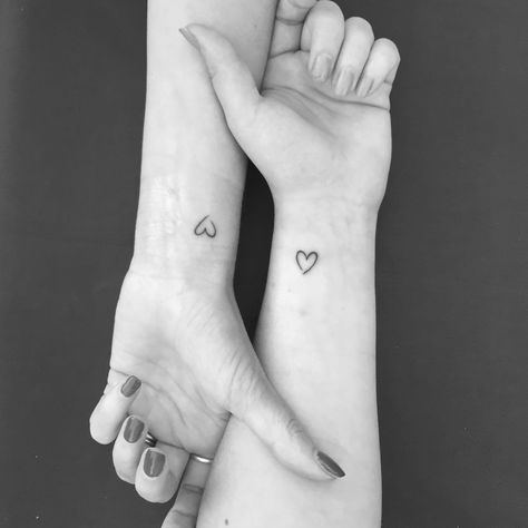 Mom And Daughter Minimalist Tattoos, Fine Line Tattoo Mum And Daughter, Mum N Daughter Tattoo, Small Tattoos For Mum And Daughter, Mother Daughter Minimalist Tattoo, Small Tattoos For Mom And Daughter, Maching Tattoos Mother Daughter, Tattoo Mum And Daughter, Small Tattoos Mom And Daughter