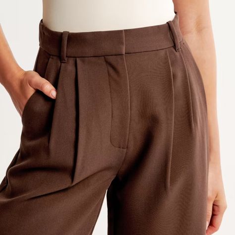 High Waisted, Dark Brown Tailored Pant. Size Small Brand New, Tags On. Brown Trousers Outfit, Dark Academia Pants, Sloane Tailored Pant, Tailored Pants Women, High Waisted Slacks, High Waisted Pants Outfit, Khaki Slacks, Trouser Outfit, Brown Dress Pants