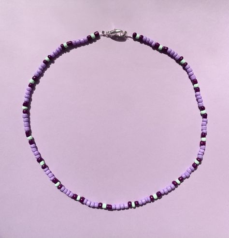 Beaded Jewelry Purple, Purple Necklace Beads, Purple Beads Bracelets, Seed Bead Necklace Ideas, Seed Bead Jewelery, Beaded Necklace Purple, Purple Beaded Necklace, Purple Bead Necklace, Purple Beaded Bracelets